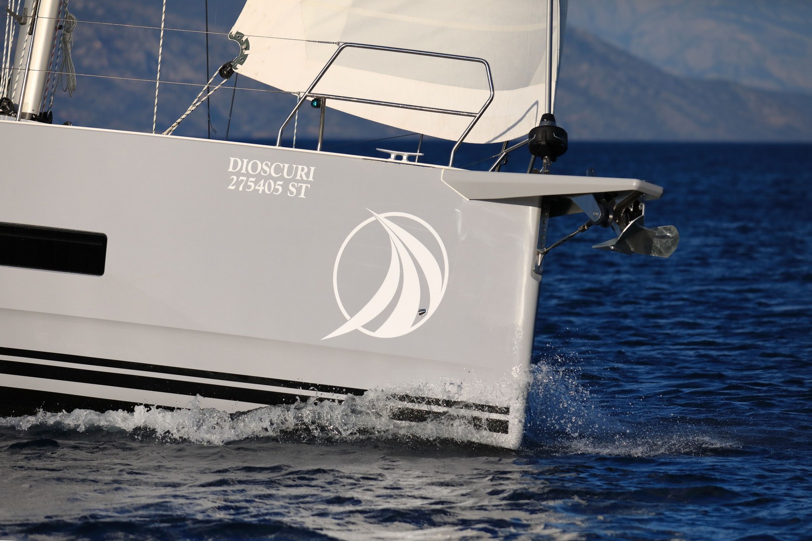 Catamaran vs Monohull Which is Better?